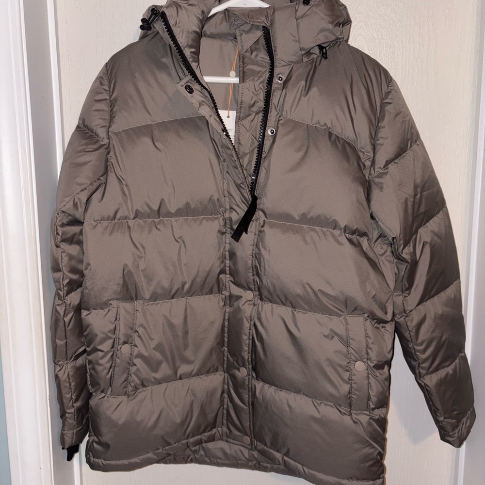 NWT Quince Responsible Down Puffer Jacket